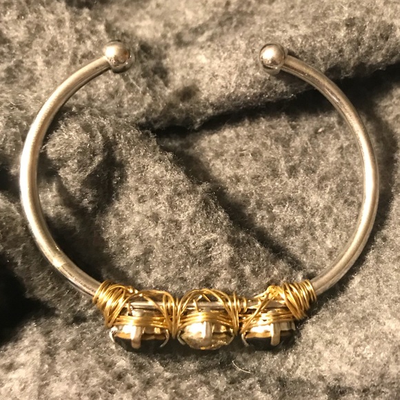 Black and Gold Wire Bracelet - Picture 2 of 2